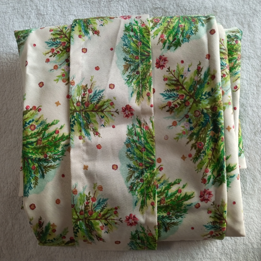 Pioneer Woman Tablecloth